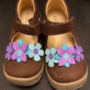Maggie & Zoe-Brown Shoes w/ Flowers,‎ Size:6